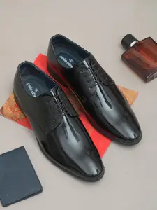 pelle albero Men Black Solid Formal Derbys