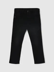 max Boys Regular Fit Mid-Rise Cotton Jeans