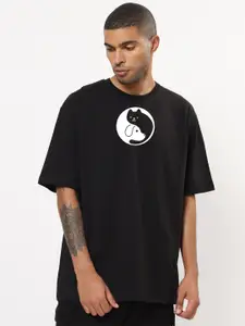 Mad Over Print Men Black Printed Drop-Shoulder Sleeves Oversized Cotton T-shirt