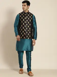 SOJANYA Men Teal Kurta with Churidar