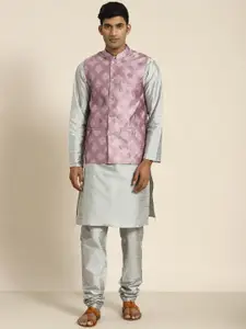 SOJANYA Men Grey Kurta with Churidar