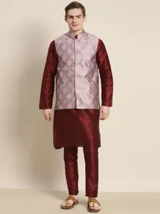 SOJANYA Men Solid Kurta with Churidar