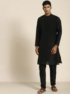 SOJANYA Men Black Kurta with Churidar