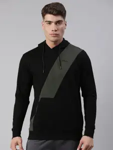 FILA Men Black Colourblocked Cotton Sweatshirt