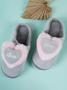 SAPATOS Women Grey & Pink Bedroom Slippers
