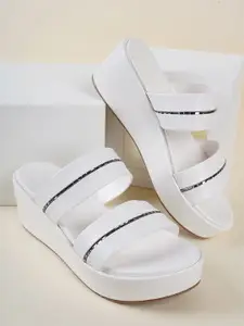 SAPATOS White Embellished Wedge Heels