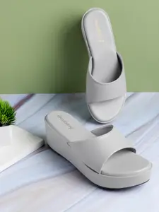 DressBerry Wedge Heels