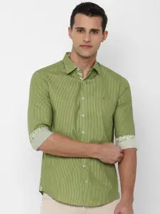 SIMON CARTER LONDON Men Green Slim Fit Printed Pure Cotton Formal Shirt