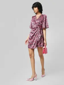 ONLY Black & Pink Women Floral Printed V-Neck Dress