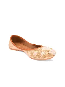 DESI COLOUR Women Embellished Ethnic Mojaris Flats