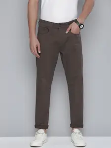 Flying Machine Men Brown Comfort Slim Tapered Fit Mid-Rise Plain Woven Flat-Front Chinos