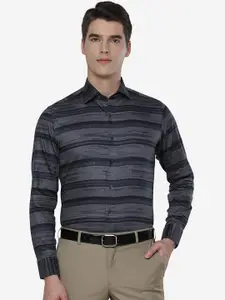 WYRE Men Slim Fit Horizontal Striped Cotton Formal Shirt