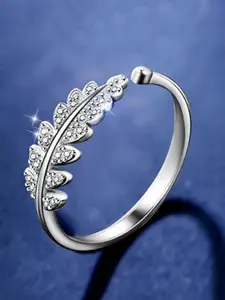 UNIVERSITY TRENDZ Set Of 2 Silver-Plated Embellished Crystal Finger Ring & Rose