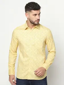 Crimsoune Club Men Yellow Slim Fit Floral Printed Casual Shirt