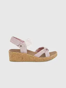 Skechers Women Arch Fit Beverlee - Juliet Sandals