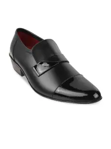 Mochi Men Black Solid Slip-Ons