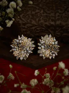 D'oro Gold-Plated Pearls Contemporary Studs Earrings