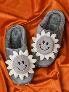 Brauch Women Grey & White Smiley Winter Room Slippers