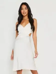 La Aimee Women Alluring White Solid Dress