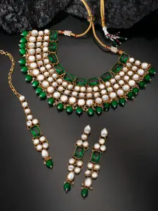 Peora Green & Gold-Plated Choker Necklace With Earings & Maang Tikka