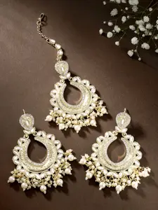 Peora White Gold-Plated Kundan Faux Pearl Studded Earrings & Maang Tikka Jewellery Set