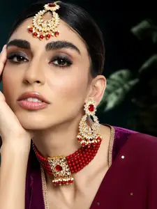 Peora Maroon & White Gold-Plated Beaded Choker Necklace With Earrings