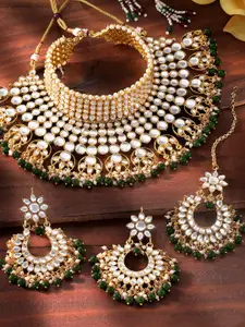 Peora Green & Gold-Plated Choker Necklace With Earings & Maang Tikka