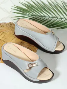 TRASE Wedge Heel Sandal