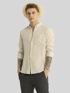 Snitch Men Smart Slim Fit Solid Casual Shirt