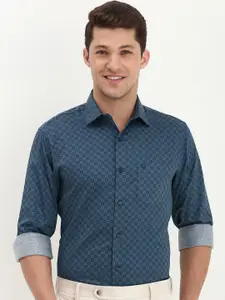 Allen Solly Men Slim Fit Opaque Printed Formal Shirt