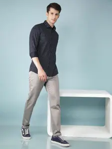 Crimsoune Club Men Classic Slim Fit Horizontal Stripes Opaque Striped Casual Shirt