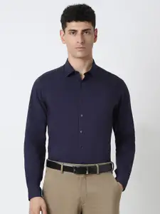 Van Heusen Men Slim Fit Opaque Formal Shirt