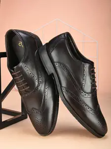 House of Pataudi Men leather Textured Formal Brogue Shoes