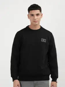 Tommy Hilfiger Men Solid Round Neck Sweatshirt