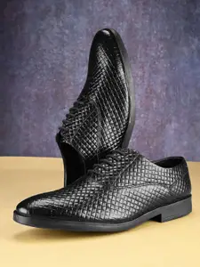House of Pataudi Men leather Textured Formal Oxfords Shoes