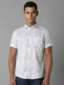 Louis Philippe Jeans Men Spread Collar Geometric Printed Cotton Slim Fit Casual Shirt