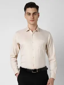 Van Heusen Men Spread Collar Solid Cotton Formal Shirt