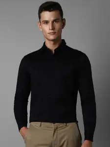 Louis Philippe Men Spread Collar Solid Cotton Slim Fit Formal Shirt