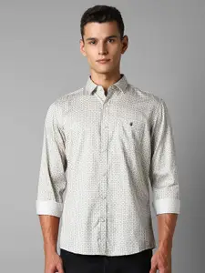 Louis Philippe Sport Men Spread Collar Geometric Printed Cotton Slim Fit Casual Shirt