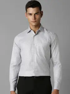 Louis Philippe Men Classic Spread Collar Geometric Printed Cotton Formal Shirt