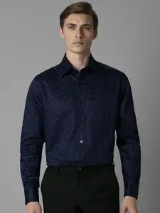Louis Philippe Men Classic Spread Collar Geometric Printed Cotton Formal Shirt