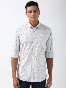 Peter England Men Spread Collar Conversational Printed Cotton Slim Fit Casual Shirt