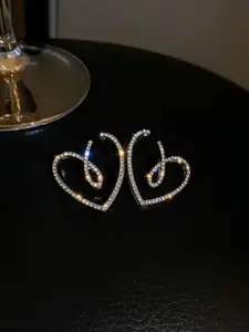 VAGHBHATT Heart Shaped Studs Earrings