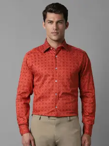 Louis Philippe Men Classic Spread Collar Floral Printed Cotton Formal Shirt