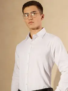 DENNISON Men Smart Spread Collar Solid Formal Shirt