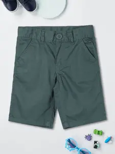 max Boys Solid Regular Fit Shorts