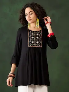 Sangria Women Floral Embroidered Round Neck Top