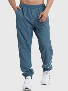 FUAARK Men Mid-Rise Cargo Joggers Track Pants