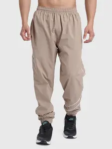 FUAARK Men Mid-Rise Joggers Track Pants