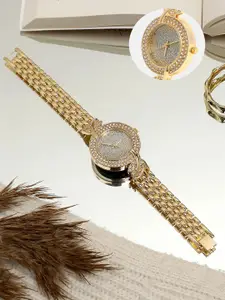 HAUTE SAUCE by  Campus Sutra HAUTE SAUCE by Campus Sutra Women Embellished Dial & Stainless Steel Bracelet Style Straps Analogue Watch